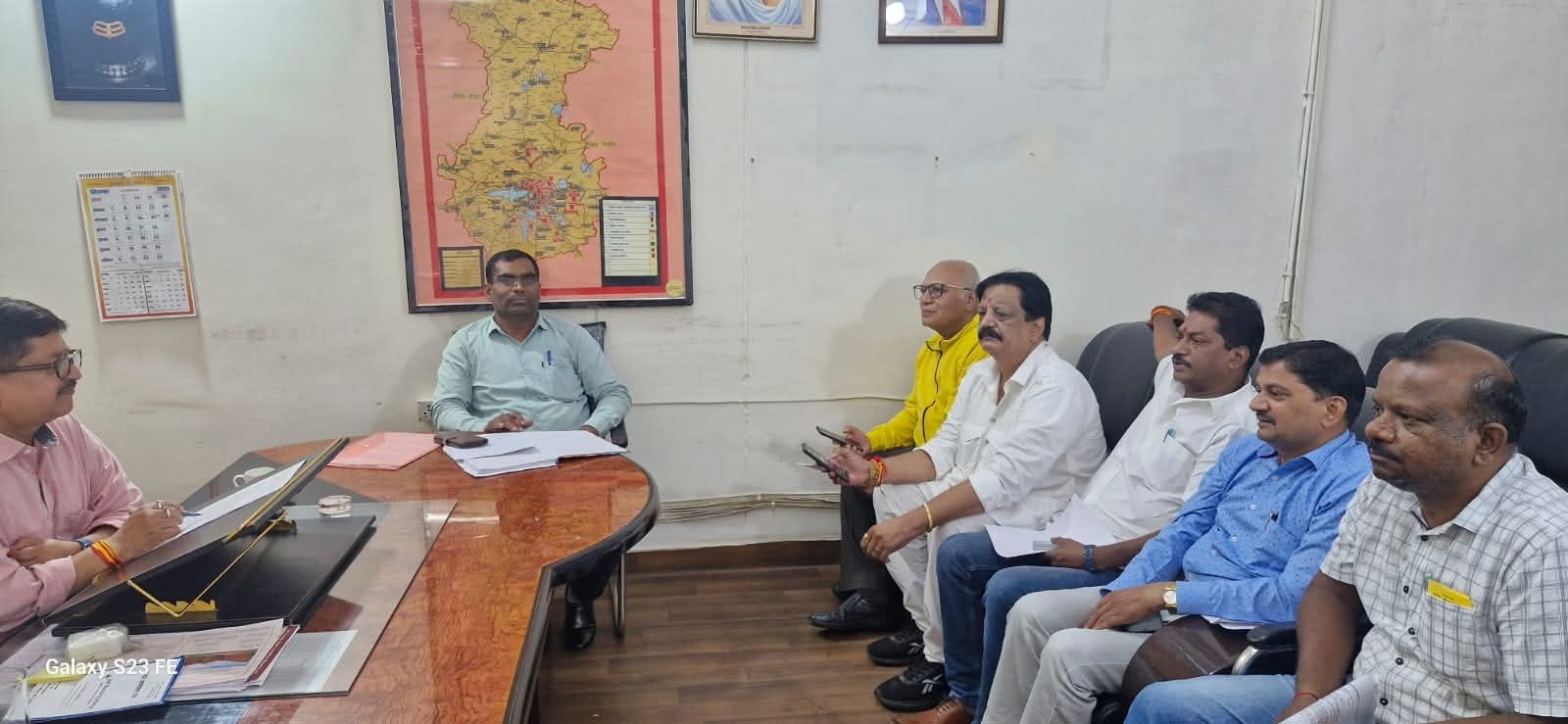 शासकीय कर्मचारियों के कल्याण से जुड़े मुद्दों पर हुई चर्चा