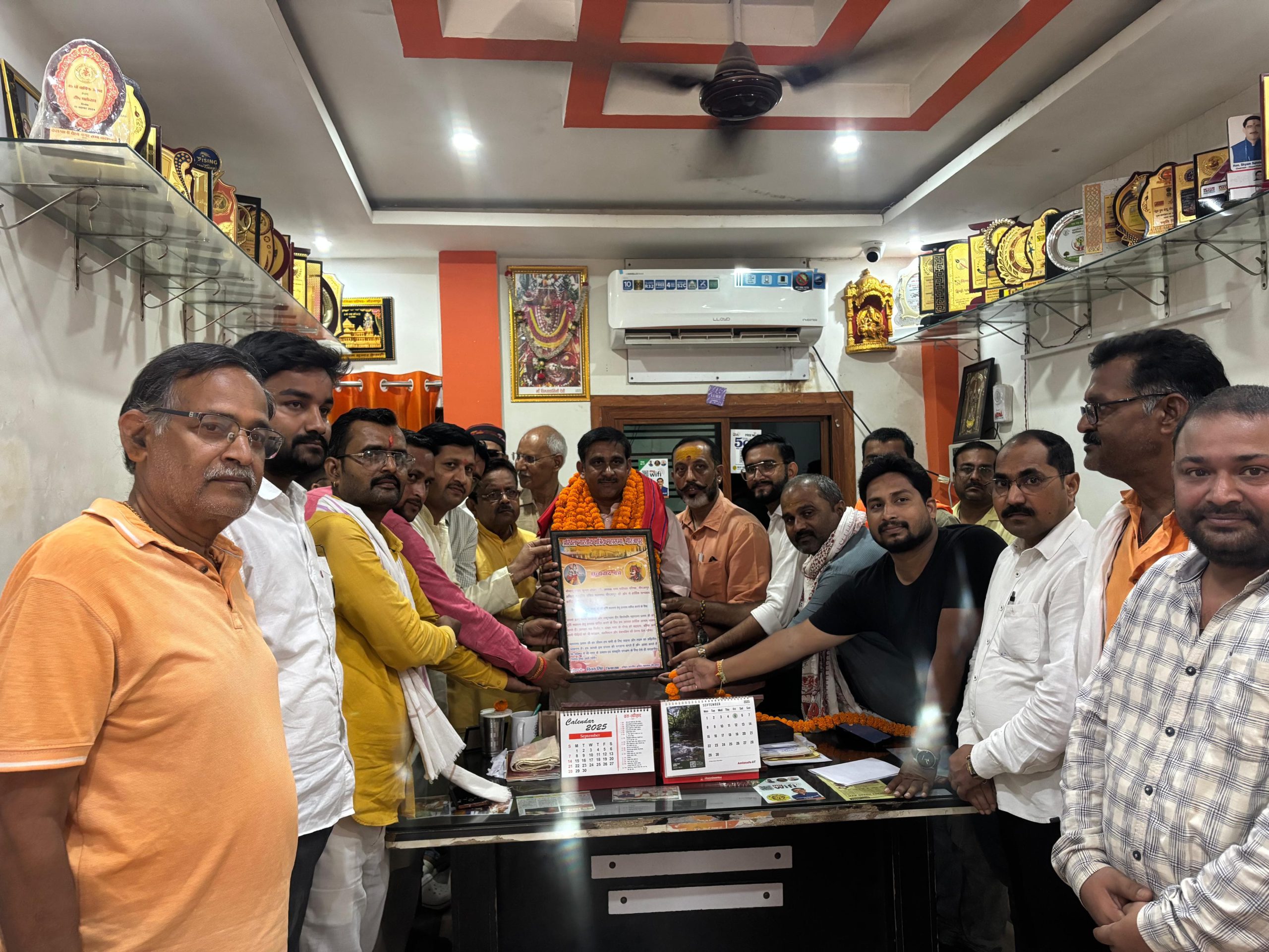 महारणा प्रताप की मूर्ति स्थापना प्रस्ताव पर नगर पालिका अध्यक्ष का क्षत्रिय महासभा ने किया अभिनंदन