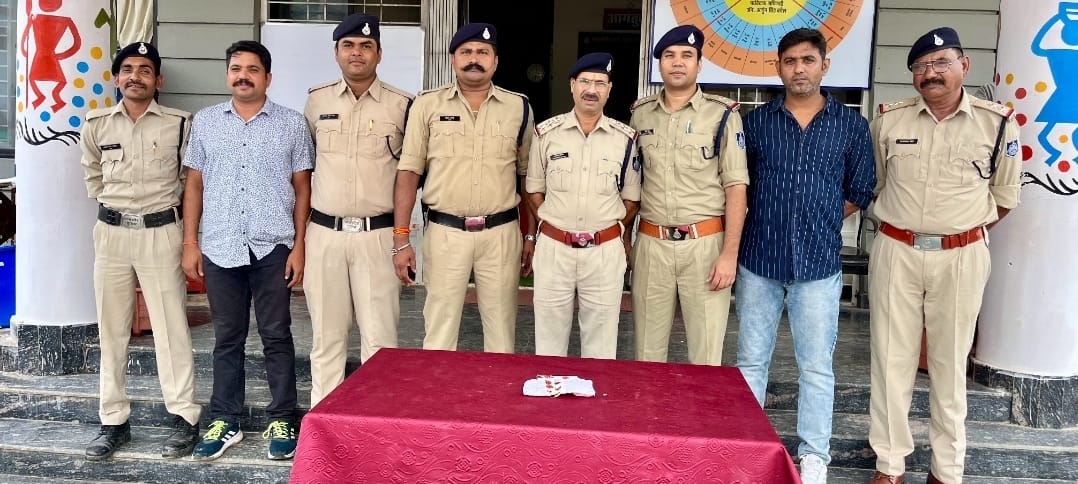 नशे के विरुद्ध नरसिंहपुर पुलिस की सख्त कार्यवाही जारी72 हजार मूल्य की 7.20 ग्राम स्मैक जप्त।