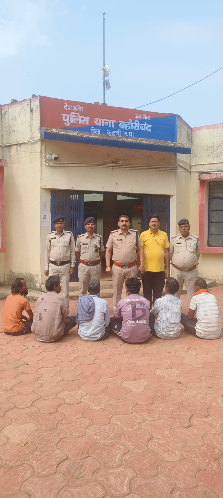 फरार वारंटियों पर टूटा बहोरीबंद पुलिस की कार्यवाही — दर्जनभर स्थाई और गिरफ्तारी वारंट तामील