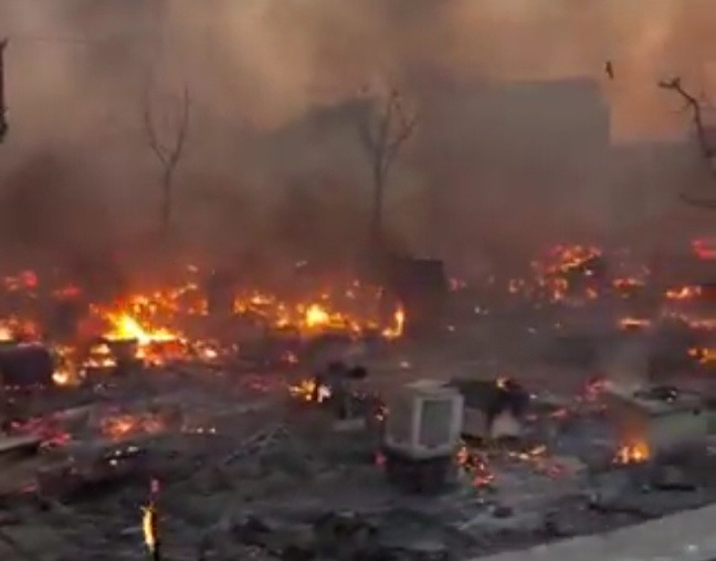 “खुर्रमनगर आग: दो मासूम बहनों की दर्दनाक मौत, सरकार ने दी 8 लाख मदद”