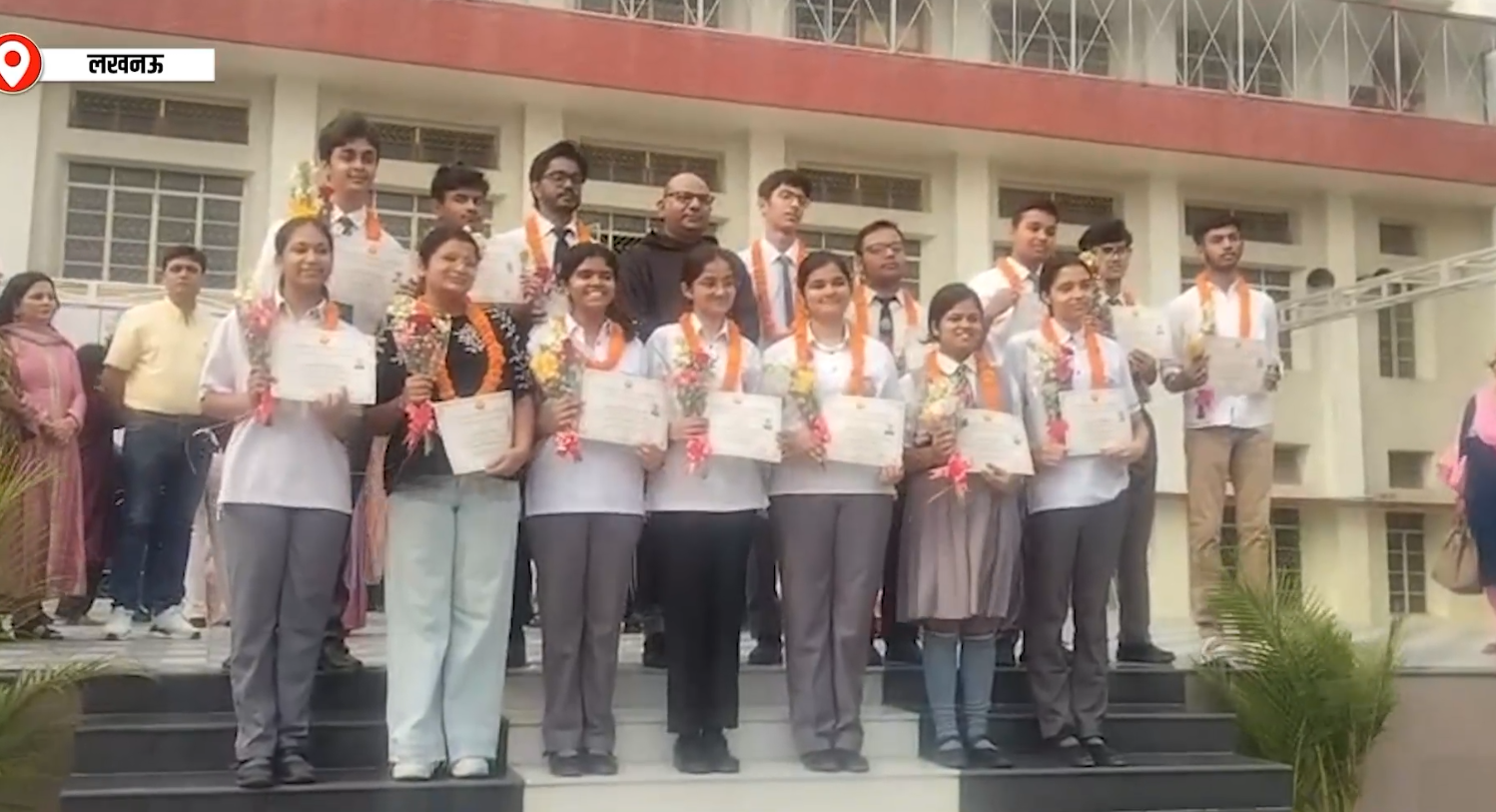 ICSE में चमके छात्र, संसाधनों की कमी भी नहीं बनी बाधा