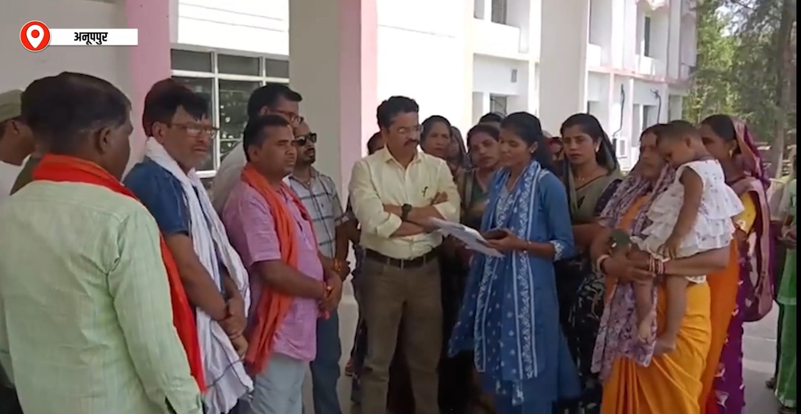 रोजगार, सड़क और प्रदूषण को लेकर ग्रामीणों का फूटा गुस्सा