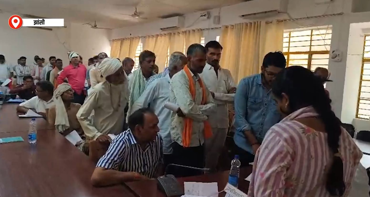 गरौठा सम्पूर्ण समाधान दिवस में उमड़ी भीड़, 128 शिकायतें दर्ज