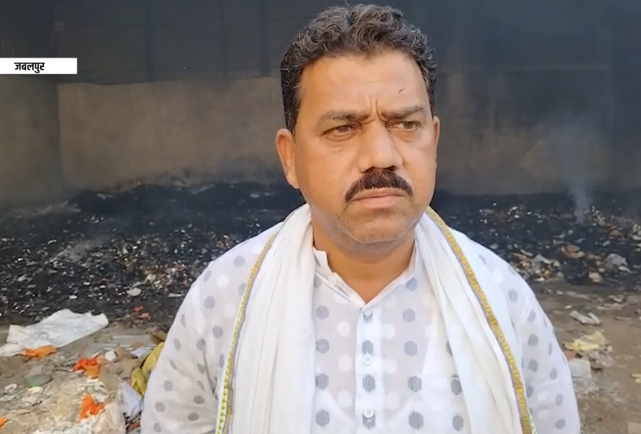 रद्दी कागज गोदाम में भीषण आग, 55 लाख का नुकसान