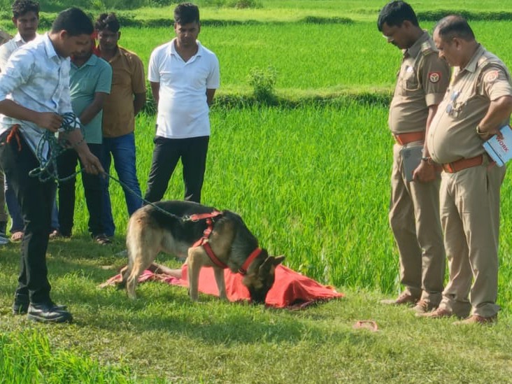 मीरजापुर: खेत में युवक का शव मिलने से सनसनी, परिजनों ने हत्या का लगाया आरोप