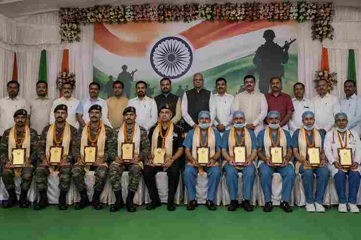 35 वीर सैनिकों और कोरोना योद्धाओं का सम्मान समारोह आयोजित