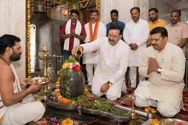 रघु तोमर ने वनखंडेश्वर महादेव मंदिर में किया विशेष पूजन, क्षेत्र की सुख-समृद्धि की प्रार्थना