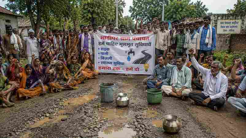 गोंदिया के भाड़ीपार में मूलभूत सुविधाओं को लेकर ग्रामीणों का प्रदर्शन