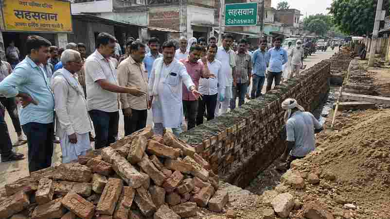 सहसवान में नाला निर्माण पर सवाल, पुरानी ईंटों के इस्तेमाल का आरोप