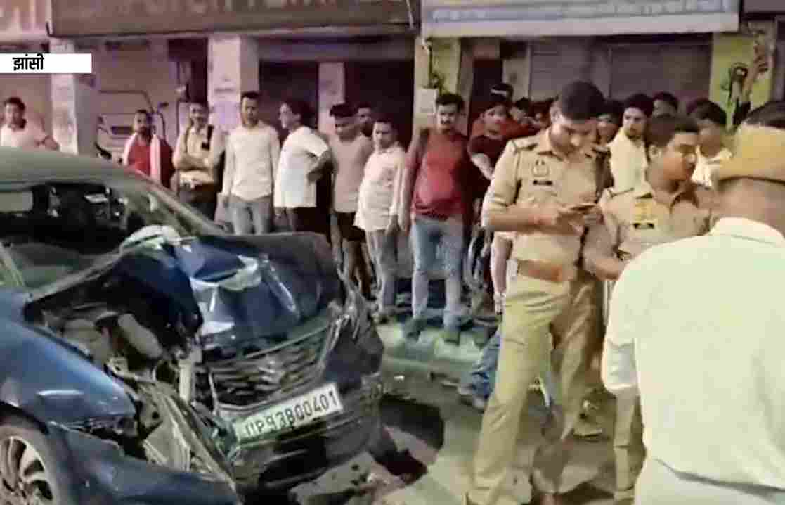 झांसी में सड़क हादसे में गर्भवती पलक की मौत, 11 लोग हुए थे घायल