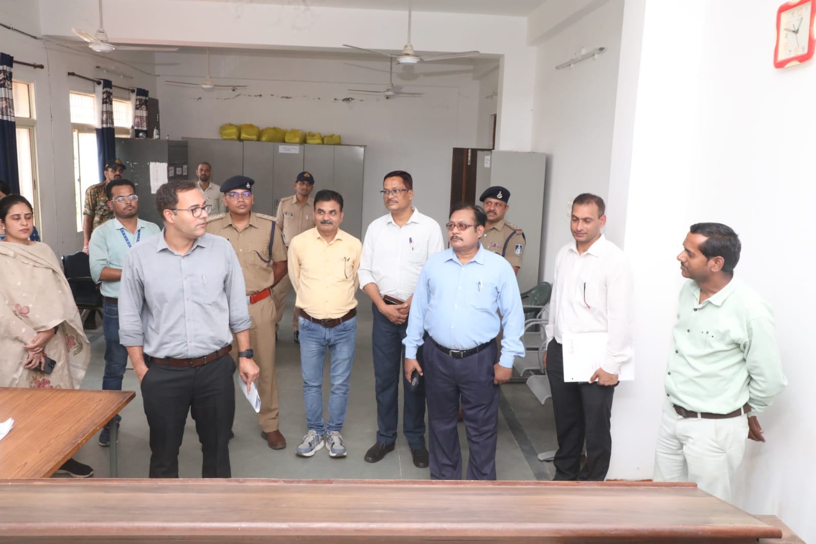 जनता के काम में देरी नहीं चलेगी, कलेक्टर तिवारी ने तहसील पहुंचकर खुद परखी व्यवस्था
